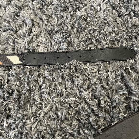 Authentic women’s Burberry belt